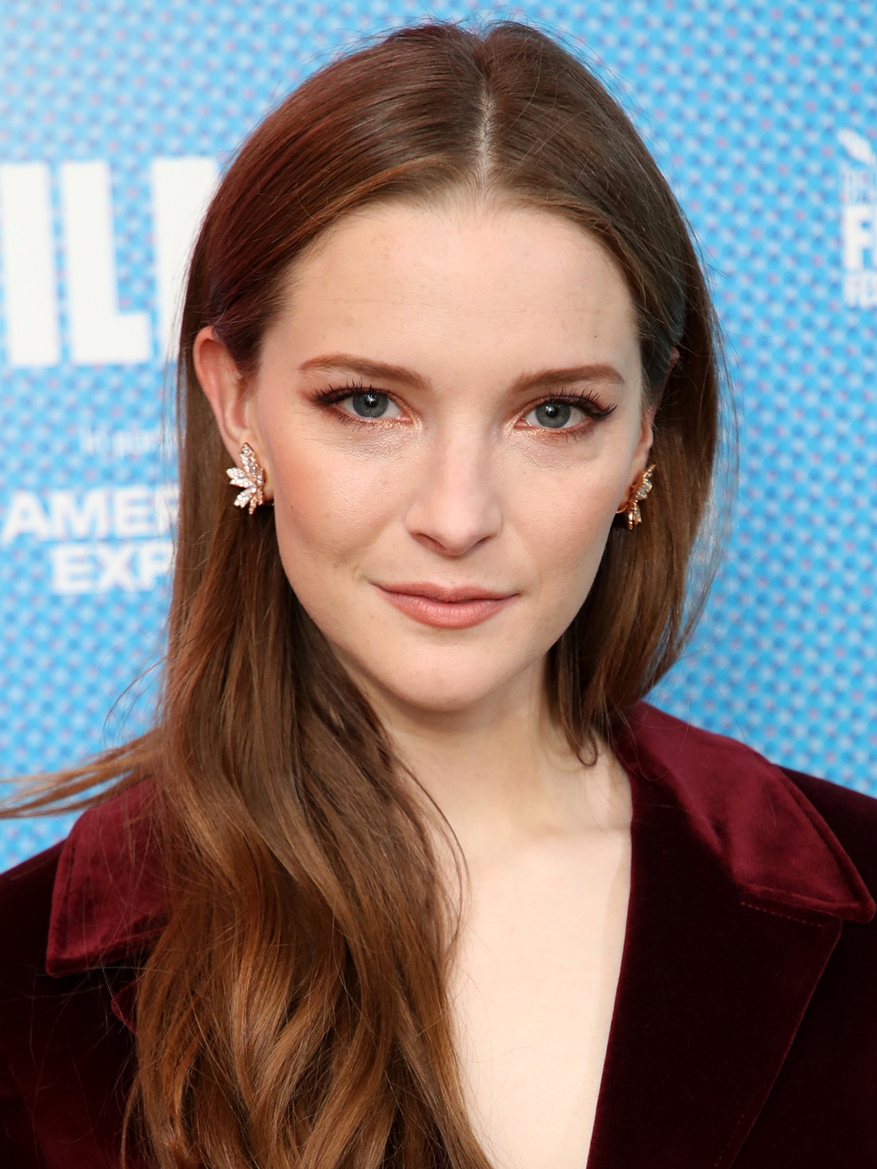 Anklicken zum Zoomen Morfydd Clark